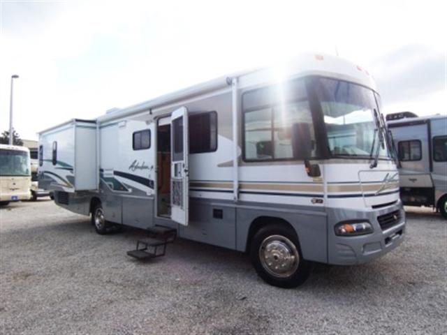 2004 Winnebago Adventurer